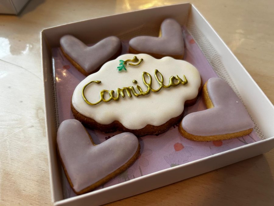 Bomboniere con biscotti decorati a tema cerimonia
